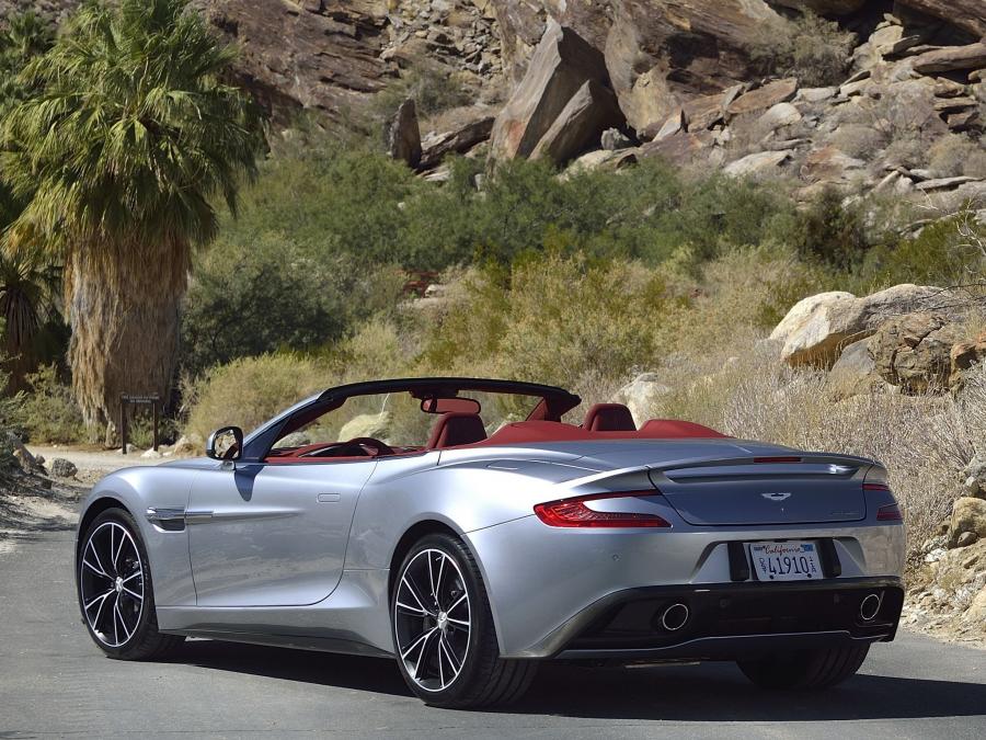  Aston Martin Vanquish Volante 2013 года  (NA) (фото 17 из 36)
